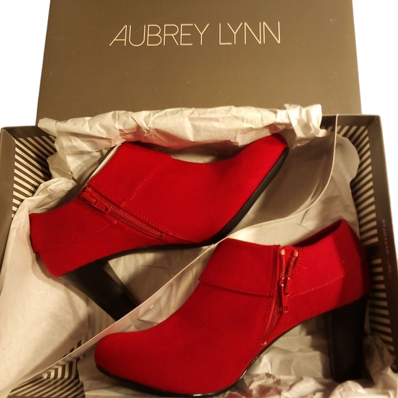 Aubrey Lynn Red Or Black Suede Booties, New In Box, 3" Block Heel, Zipper/Buckle - Picture 9 of 15